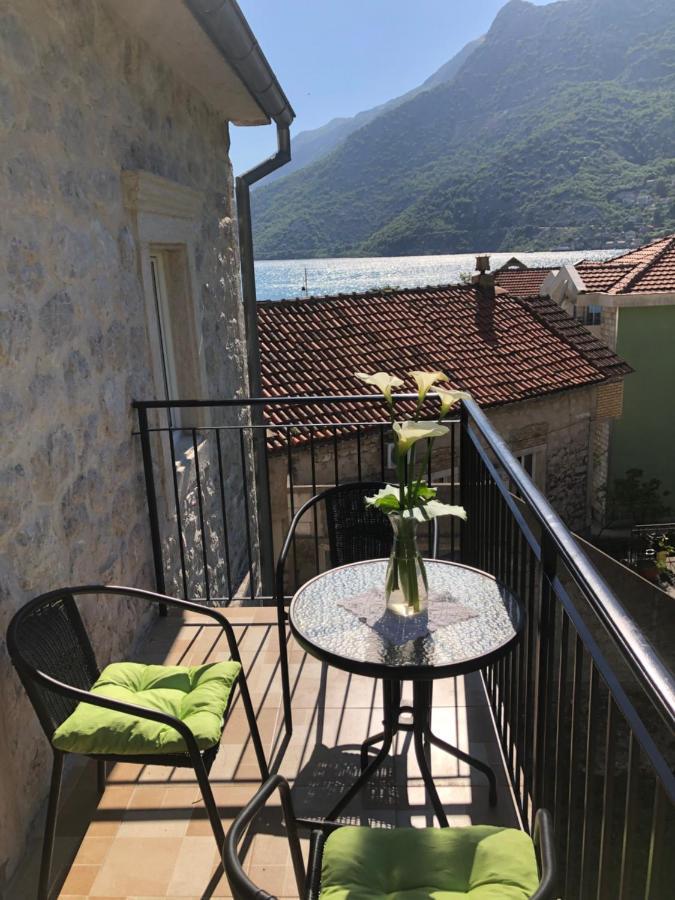 Pavle Apartmani Risan Exterior foto